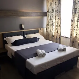 https://ares-budget.brusselshotelsbook.com